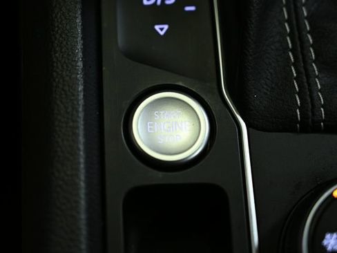 Used 2022 Volkswagen Atlas SEL Premium image 30