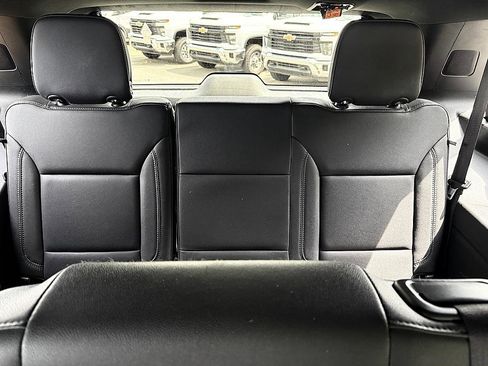 Used 2022 Chevrolet Tahoe LT w/ Luxury Package AWD/4WD image 12