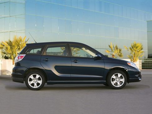 Used 2007 Toyota Matrix FWD image 1