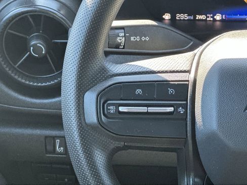 Used 2024 Chevrolet Colorado Trail Boss w/ Technology Package image 20