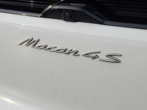 New 2026 Porsche Macan 4S Electric image 27