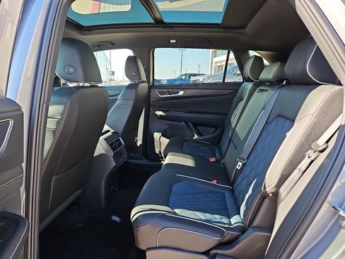 New 2026 Volkswagen Atlas Cross Sport SEL Premium R-Line image 11