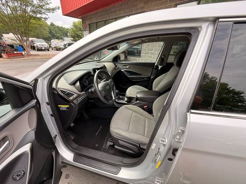 Used 2017 Hyundai Santa Fe Sport FWD image 11