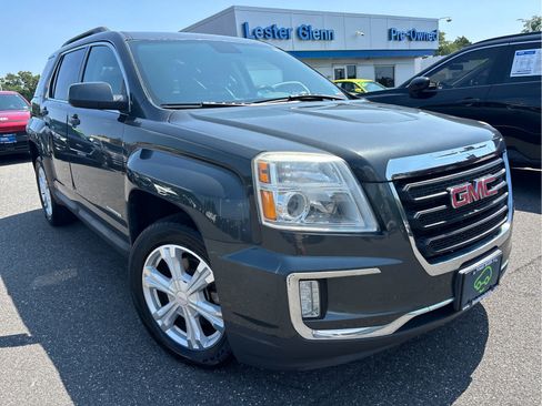 Certified 2017 GMC Terrain SLE w/ Convenience Package AWD/4WD image 3
