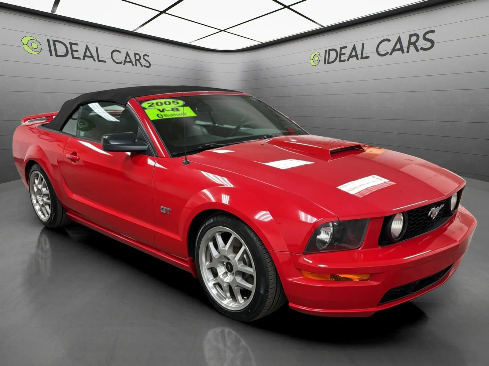 Used 2005 Ford Mustang GT RWD image 3