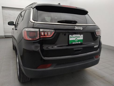 Used 2018 Jeep Compass Latitude FWD image 5