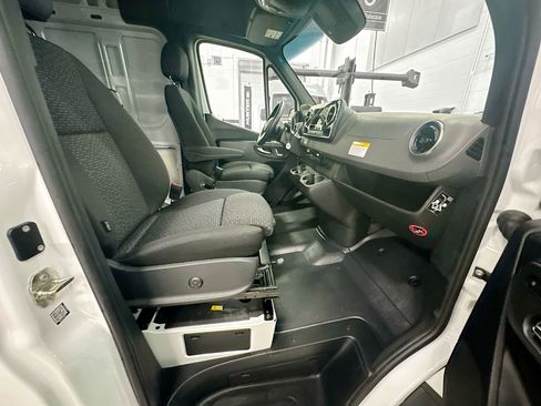 Used 2023 Mercedes-Benz Sprinter 144 Cargo image 24