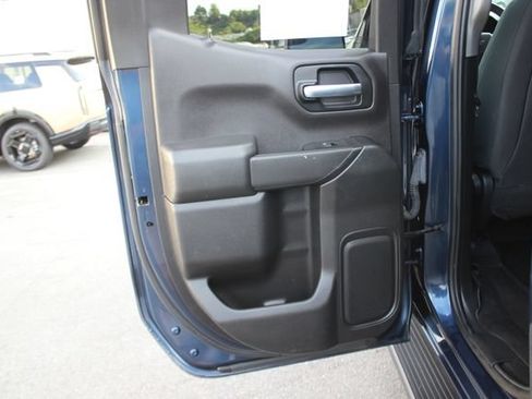 Used 2020 Chevrolet Silverado 1500 Custom Trail Boss w/ Custom Convenience Package AWD/4WD image 20