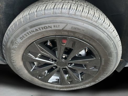 Used 2026 Chevrolet Equinox LT w/ Convenience Package II FWD image 28