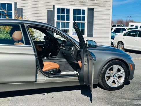 Used 2017 BMW 330i xDrive Sedan image 9