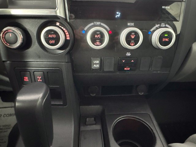 Used 2019 Toyota Sequoia SR5 AWD/4WD image 17