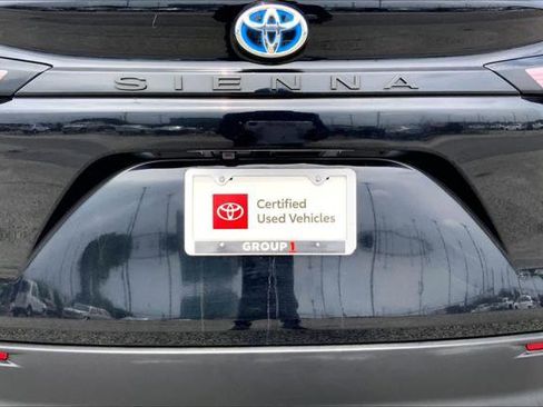 Certified 2024 Toyota Sienna LE FWD image 10