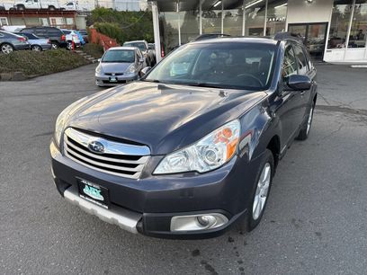 Used 2011 Subaru Outback 2.5i Limited w/ PWR Moonroof Pkg