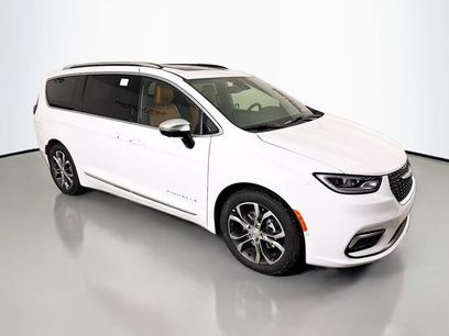New 2026 Chrysler Pacifica Pinnacle