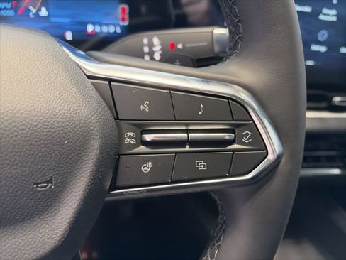 New 2026 Chevrolet Equinox LT w/ Convenience Package II FWD image 18