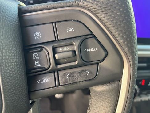 Used 2025 Toyota Tacoma TRD Off-Road image 18