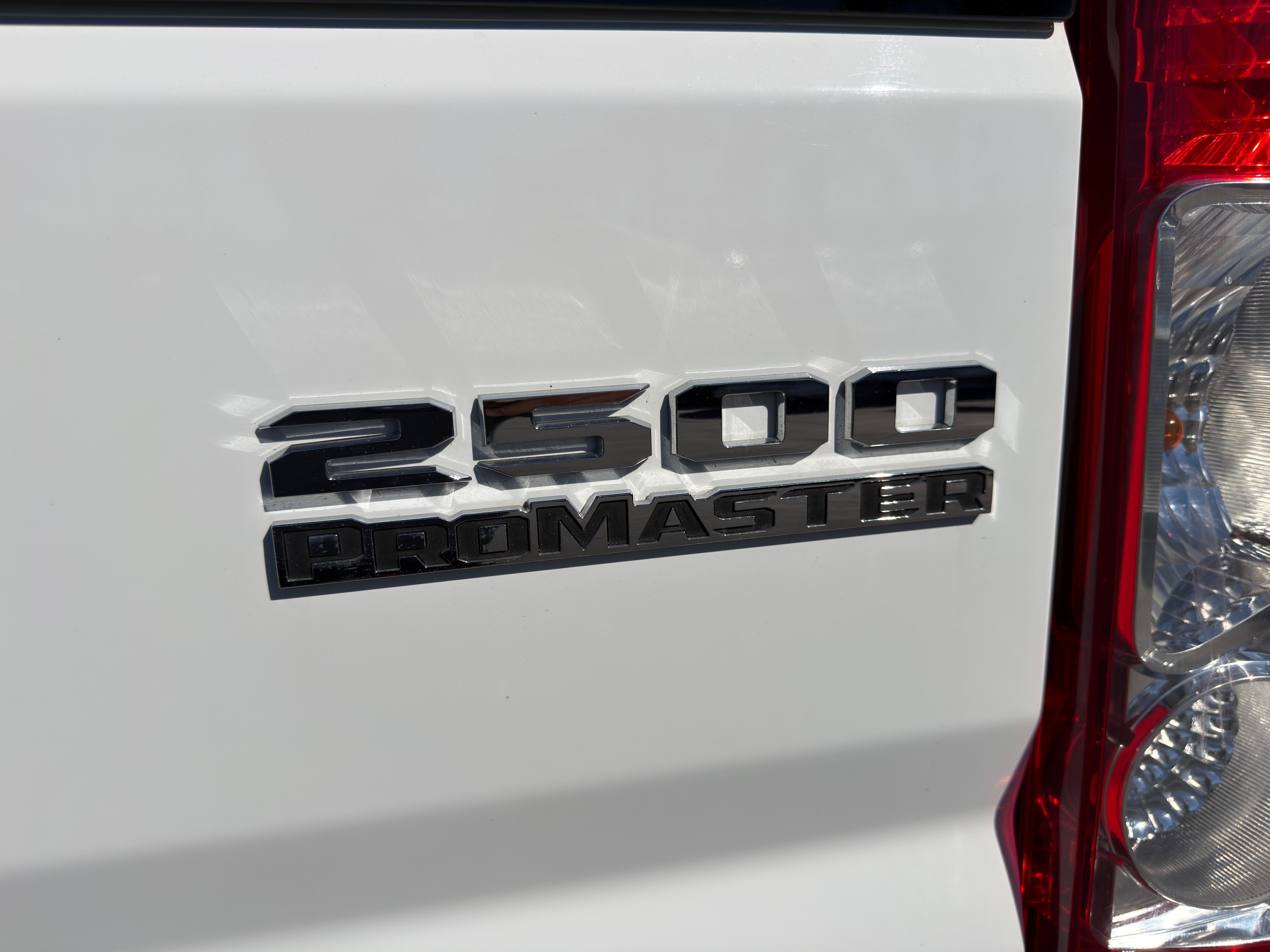 Used 2025 RAM ProMaster 2500 w/ U-Haul Equipment Group FWD image 38
