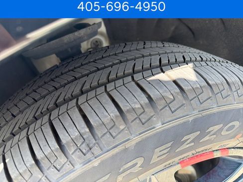 Used 2022 Chevrolet Traverse Premier w/ Redline Edition FWD image 30