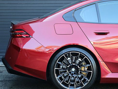 Used 2025 BMW M5 w/ Carbon Package image 18