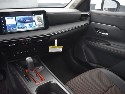 New 2025 Nissan Kicks SR image 33