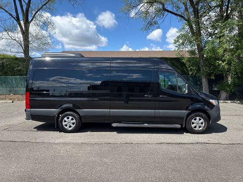 Used 2024 Mercedes-Benz Sprinter 2500 image 10