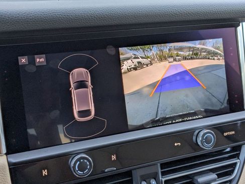 Certified 2025 Porsche Macan image 19