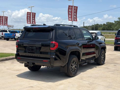 Used 2026 Toyota 4Runner SR5 AWD/4WD image 9