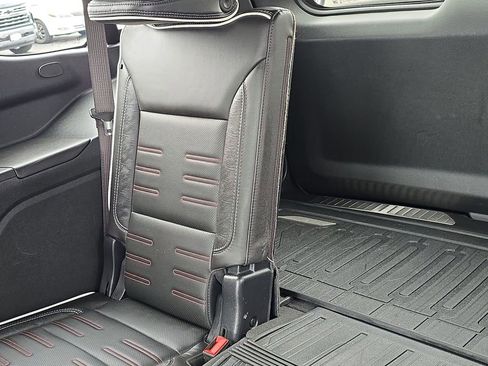 Used 2025 GMC Yukon AT4 Ultimate w/ LPO, Floor Liner Package image 29
