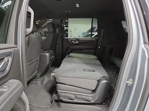 Used 2023 Chevrolet Suburban LS image 35