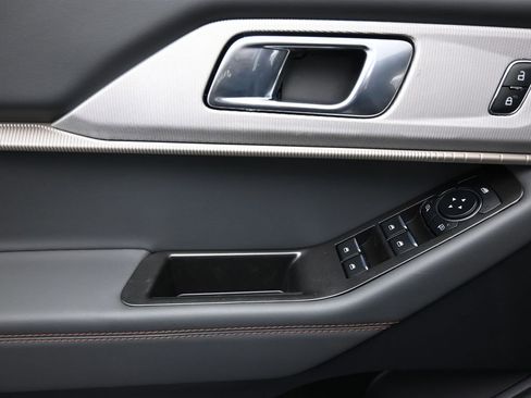 Used 2026 Ford Explorer Active image 18