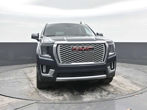 Used 2021 GMC Yukon Denali w/ Advanced Technology Package image 6