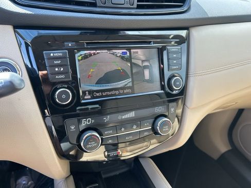 Used 2020 Nissan Rogue SL image 14