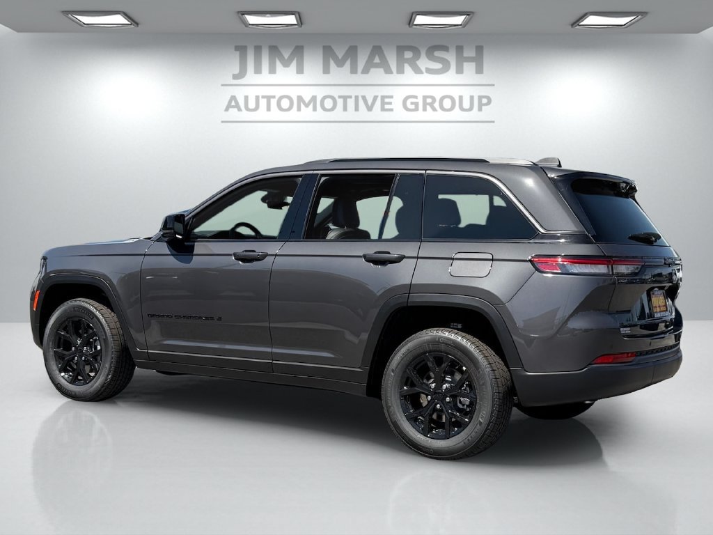 New 2026 Jeep Grand Cherokee Altitude RWD image 4