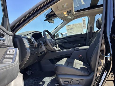 New 2025 Nissan Rogue SV w/ SV Premium Package image 7