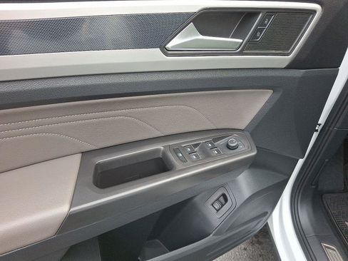 Used 2022 Volkswagen Atlas SEL R-Line image 12