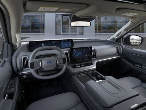 New 2025 Ford Expedition Active image 9