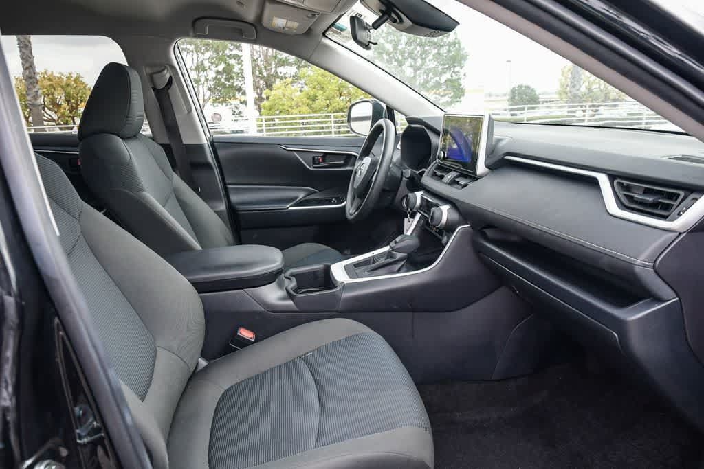 Used 2025 Toyota RAV4 LE FWD image 16