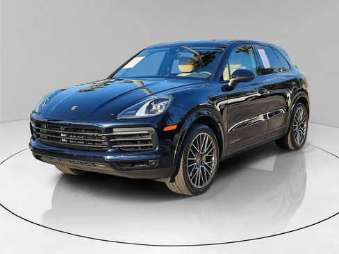 Used 2023 Porsche Cayenne Platinum Edition AWD/4WD image 3