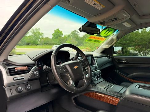 Used 2017 Chevrolet Suburban Premier AWD/4WD image 9