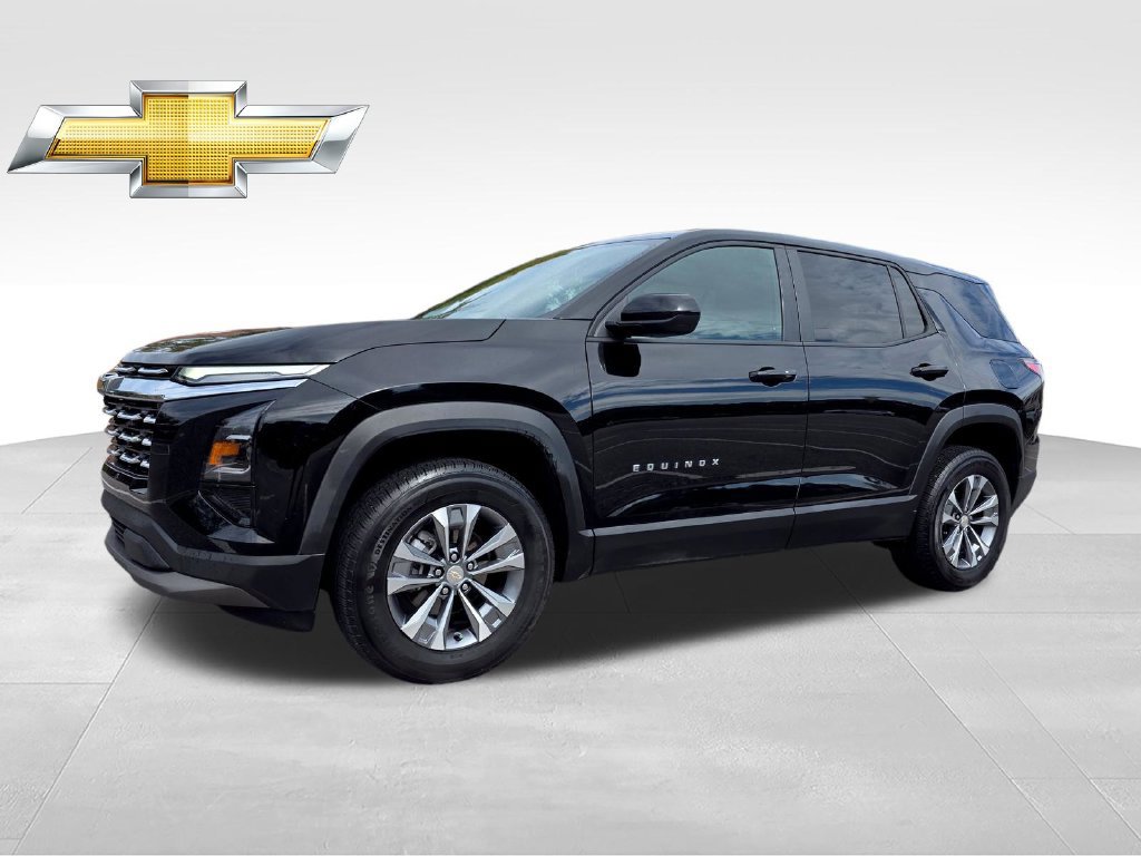 Used 2026 Chevrolet Equinox LT FWD image 2