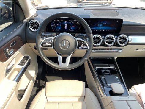 Used 2023 Mercedes-Benz GLB 250 4MATIC image 9