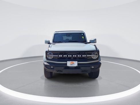Used 2023 Ford Bronco Outer Banks image 2