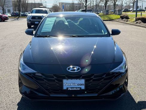 Used 2023 Hyundai Elantra SEL w/ Convenience Package image 3