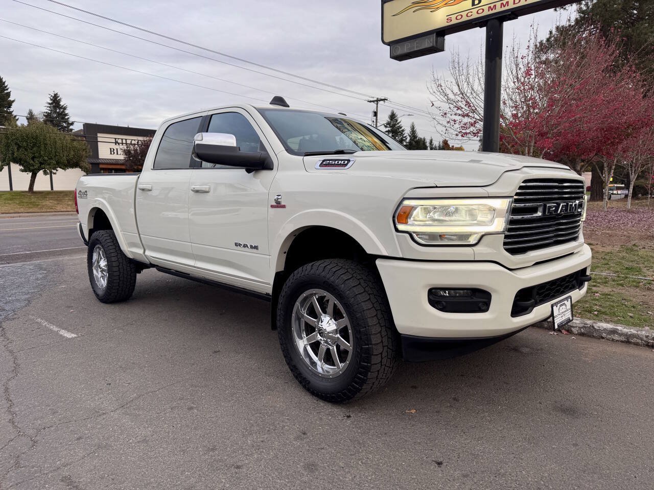 Used 2019 RAM 2500 Laramie AWD/4WD image 3