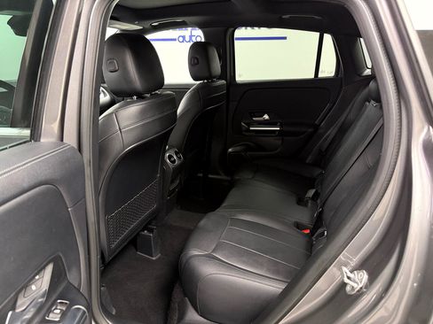 Used 2021 Mercedes-Benz GLA 250 4MATIC w/ Premium Package image 31