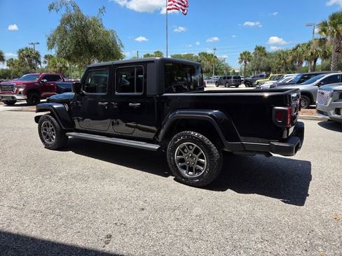 Certified 2020 Jeep Gladiator Sport AWD/4WD image 10