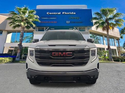 Used 2024 GMC Sierra 1500 SLT AWD/4WD image 3