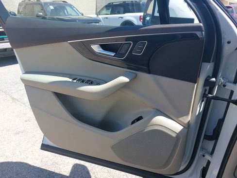 Used 2019 Audi Q7 3.0T Premium w/ Convenience Package AWD/4WD image 28