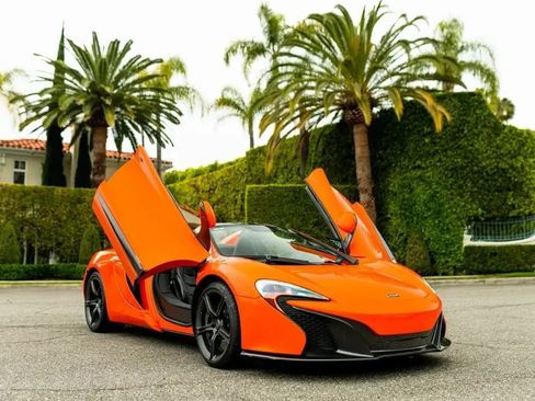 Used 2015 McLaren 650S Spider RWD image 17