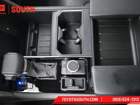 Used 2023 Toyota Tundra Limited AWD/4WD image 21